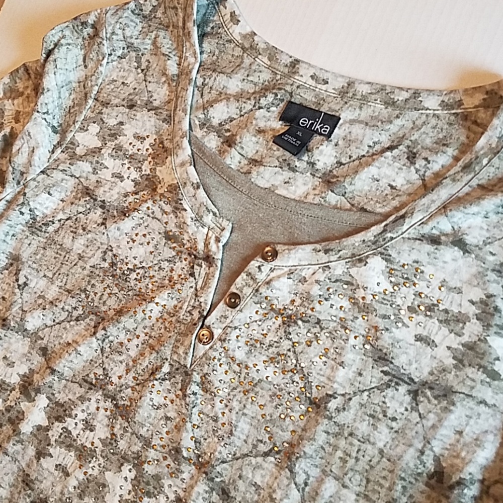 Pullover top - Picture 2 of 3